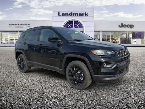 Diamond Black Crystal Pearlcoat 2026 Jeep Compass Latitude