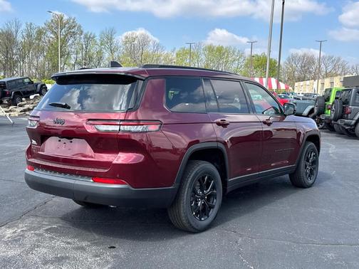 2025 Jeep Grand Cherokee L Laredo