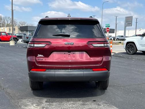 2025 Jeep Grand Cherokee L Laredo