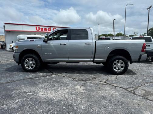 2024 RAM 2500 Laramie Crew Cab 4x4 6'4' Box