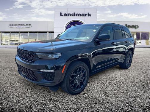 Diamond Black Crystal Pearlcoat 2024 Jeep Grand Cherokee Summit