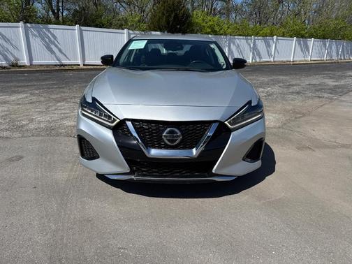 2022 Nissan Maxima SV