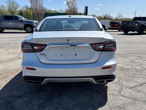 2022 Nissan Maxima SV