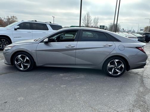 2022 Hyundai ELANTRA HEV Limited