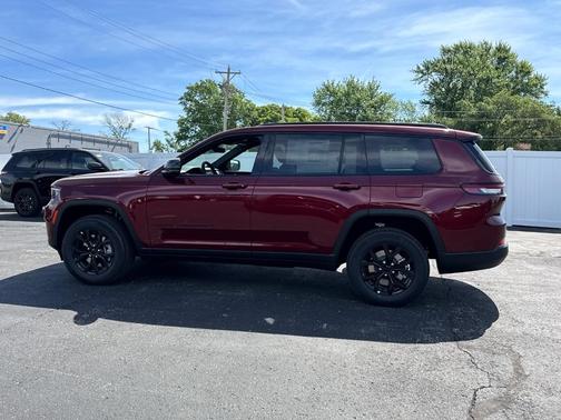 2025 Jeep Grand Cherokee L Laredo
