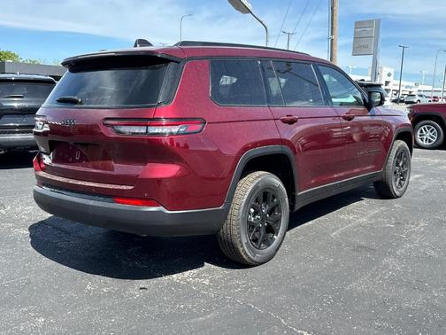2025 Jeep Grand Cherokee L Laredo