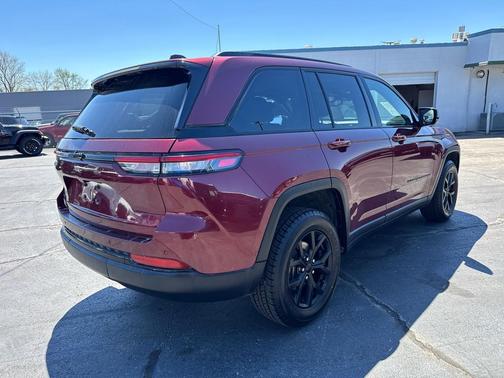 2024 Jeep Grand Cherokee Altitude