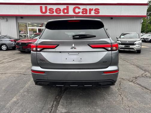 Mercury Gray Metallic 2024 Mitsubishi Outlander SE S-AWC
