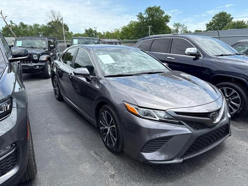 2019 Toyota Camry SE