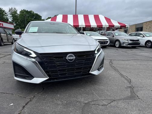 Brilliant Silver Metallic 2024 Nissan Altima 2.5 SV