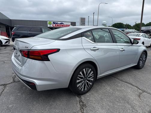 Brilliant Silver Metallic 2024 Nissan Altima 2.5 SV