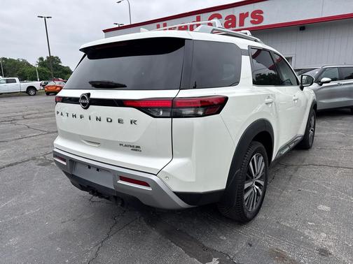 Pearl White Tricoat 2022 Nissan Pathfinder Platinum 4WD