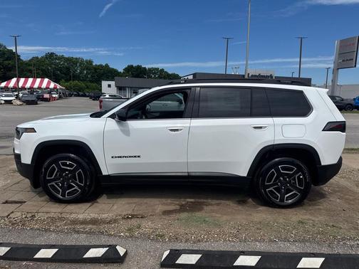 Bright White Clearcoat 2026 Jeep Cherokee Laredo 4x4