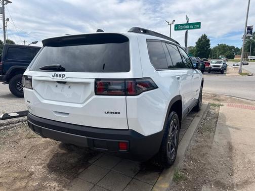 Bright White Clearcoat 2026 Jeep Cherokee Laredo 4x4