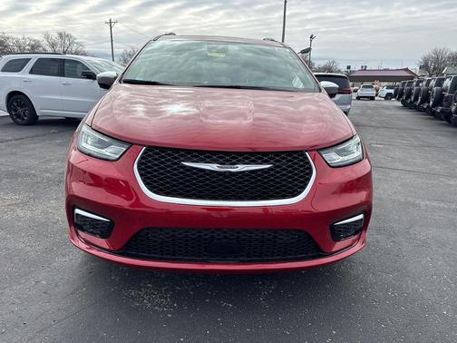 2026 Chrysler Pacifica L