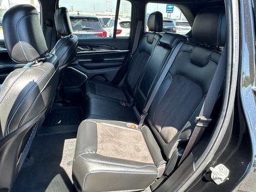 Diamond Black Crystal Pearlcoat 2023 Jeep Grand Cherokee 4xe Trailhawk