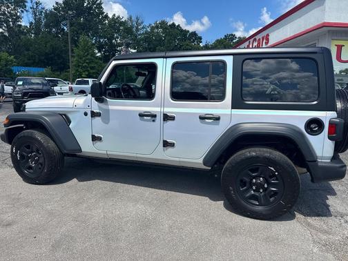 Granite Crystal Metallic Clearcoat 2025 Jeep Wrangler Sport