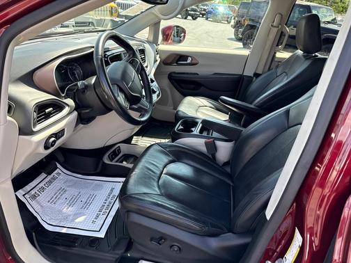 2018 Chrysler Pacifica Touring-L