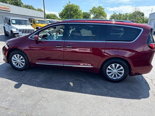 2018 Chrysler Pacifica Touring-L