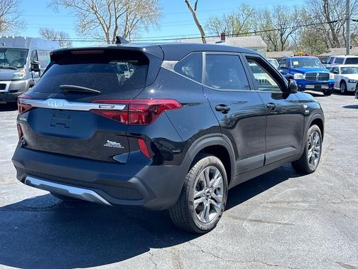 Cherry Black 2023 Kia Seltos LX