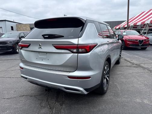 Alloy Silver Metallic 2022 Mitsubishi Outlander SE S-AWC