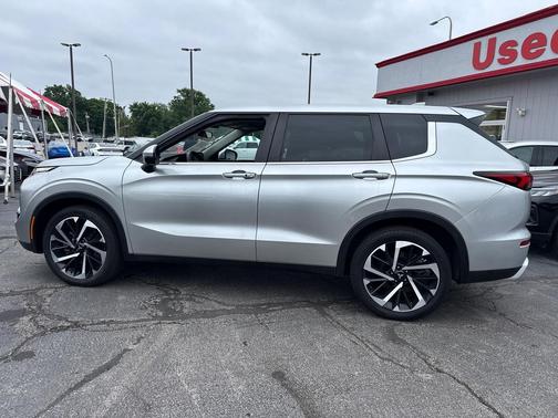 Alloy Silver Metallic 2022 Mitsubishi Outlander SE S-AWC