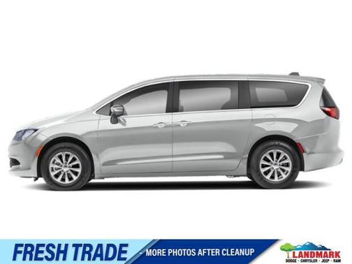 Bright White Clearcoat 2021 Chrysler Voyager LXI