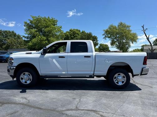 2025 RAM 2500 Tradesman Crew Cab 4x4 6'4' Box
