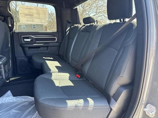 2026 RAM 2500 Big Horn Crew Cab 4x4 6'4' Box