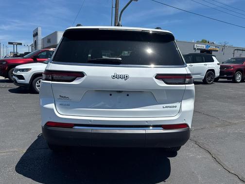 2025 Jeep Grand Cherokee L Laredo