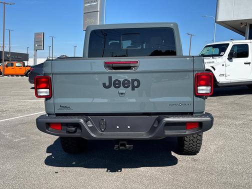 2025 Jeep Gladiator High Tide