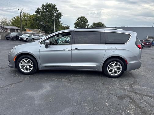 2019 Chrysler Pacifica Touring-L Plus