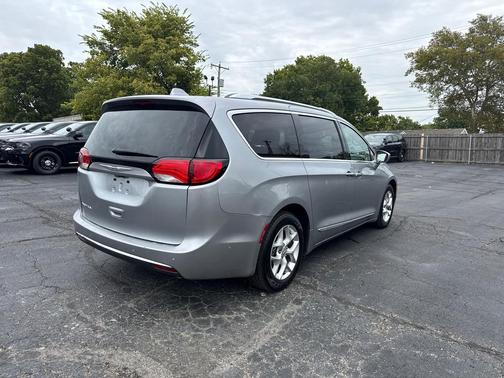 2019 Chrysler Pacifica Touring-L Plus