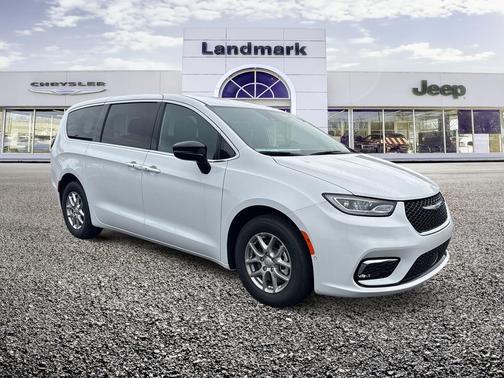 Bright White Clearcoat 2026 Chrysler Pacifica L