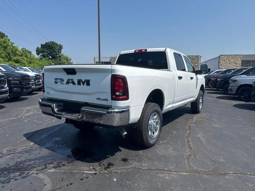 2025 RAM 2500 Tradesman Crew Cab 4x4 6'4' Box