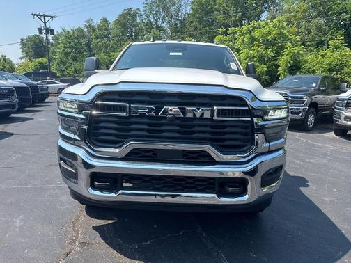2025 RAM 2500 Tradesman Crew Cab 4x4 6'4' Box