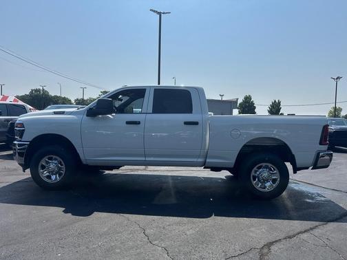 2025 RAM 2500 Tradesman Crew Cab 4x4 6'4' Box