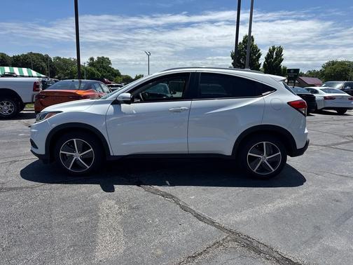 Platinum White Pearl 2022 Honda HR-V EX