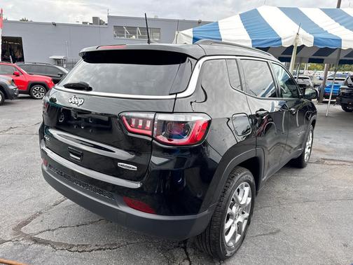 2022 Jeep Compass Latitude Lux