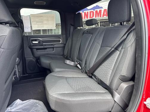 Molten Red Pearlcoat 2026 RAM 2500 Big Horn Crew Cab 4x4 6'4' Box