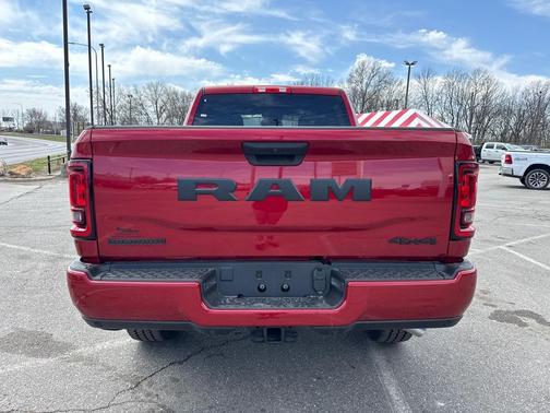 Molten Red Pearlcoat 2026 RAM 2500 Big Horn Crew Cab 4x4 6'4' Box