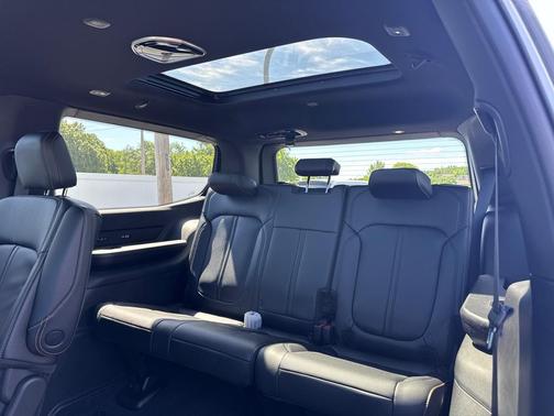 Bright White Clearcoat 2026 Jeep Grand Wagoneer 4x4