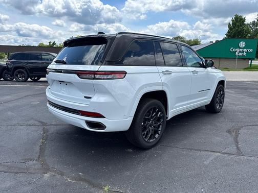 2025 Jeep Grand Cherokee Summit