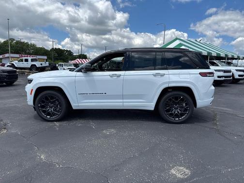 2025 Jeep Grand Cherokee Summit