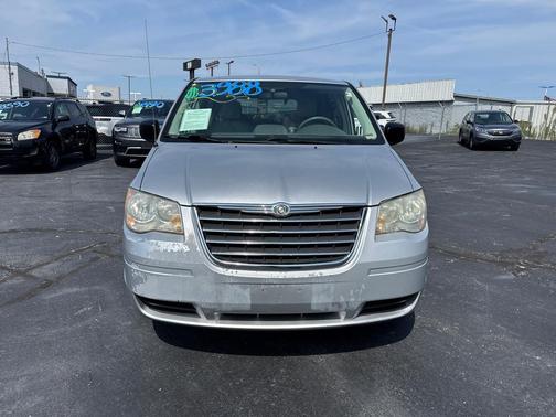 2009 Chrysler Town & Country LX