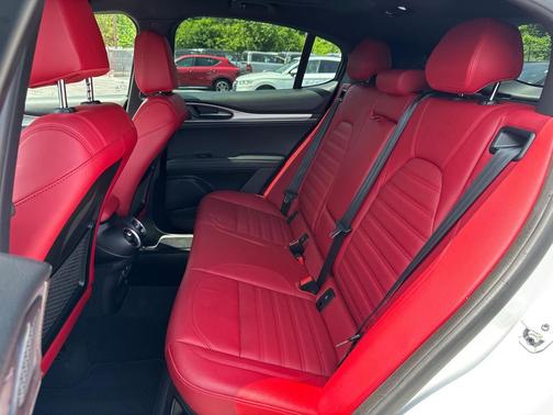 2024 Alfa Romeo Stelvio Veloce AWD