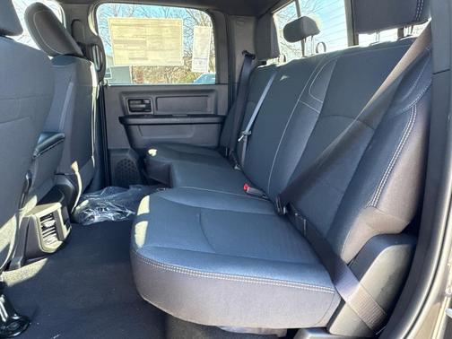 2026 RAM 2500 Tradesman Crew Cab 4x4 6'4' Box