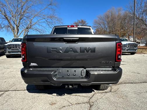 2026 RAM 2500 Tradesman Crew Cab 4x4 6'4' Box