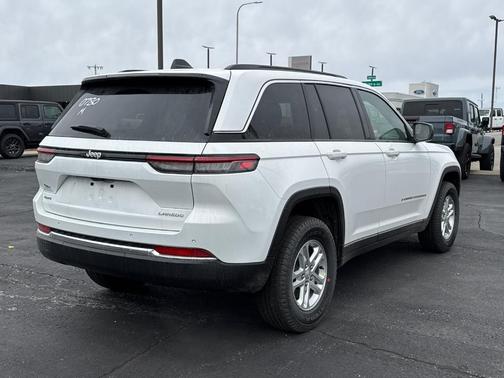 2025 Jeep Grand Cherokee Laredo