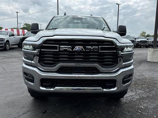 2025 RAM 2500 Tradesman Crew Cab 4x4 6'4' Box